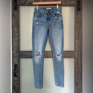 Levi High Rise Skinny Jeans